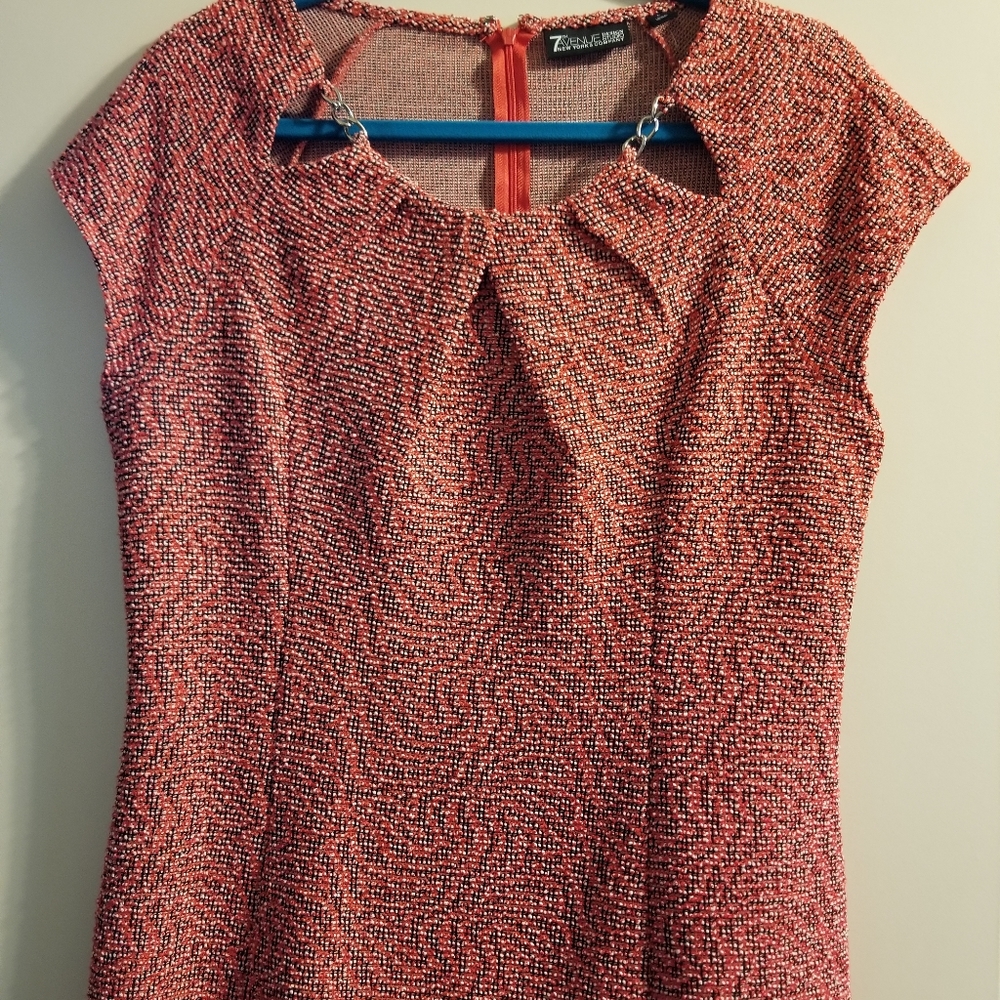 Short sleeved top